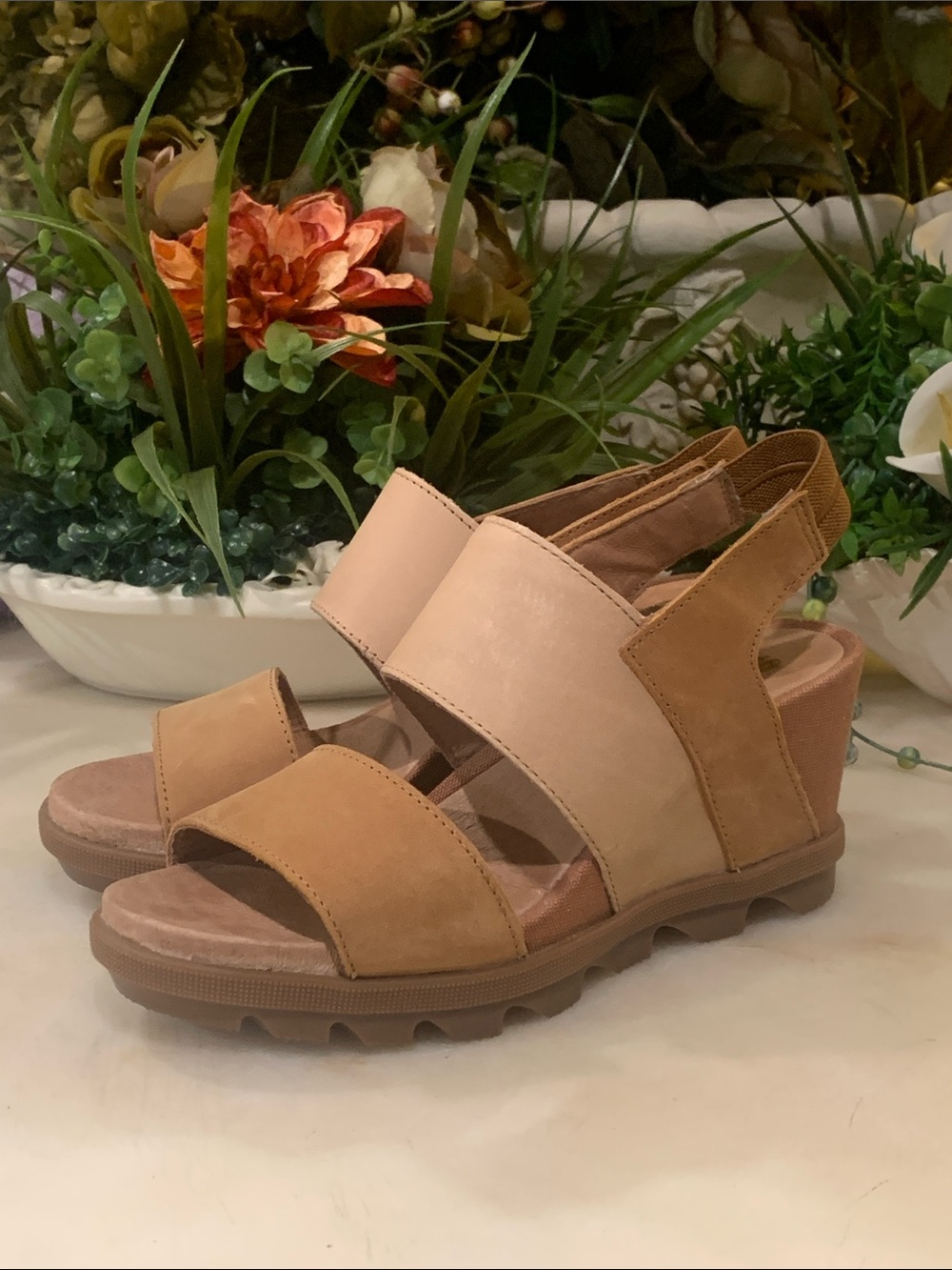 NWOB Sorel Joanie II Sandal Size 6Tan Camel Leather Slingback Wedge Heel Shoe
